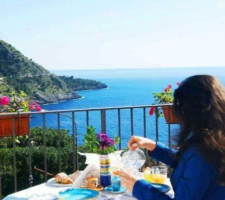 B&B La Casa Del Gelso Acquafredda Bagian luar foto