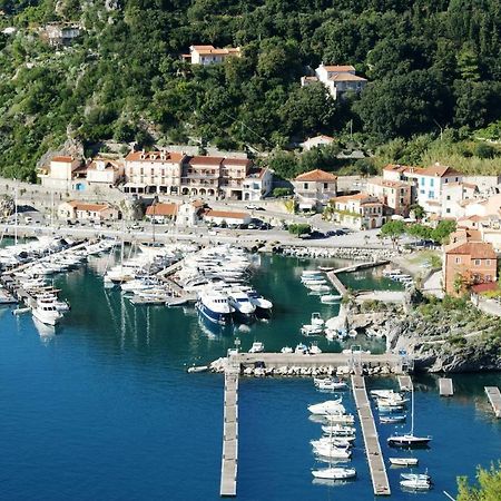 B&B La Casa Del Gelso Acquafredda Bagian luar foto