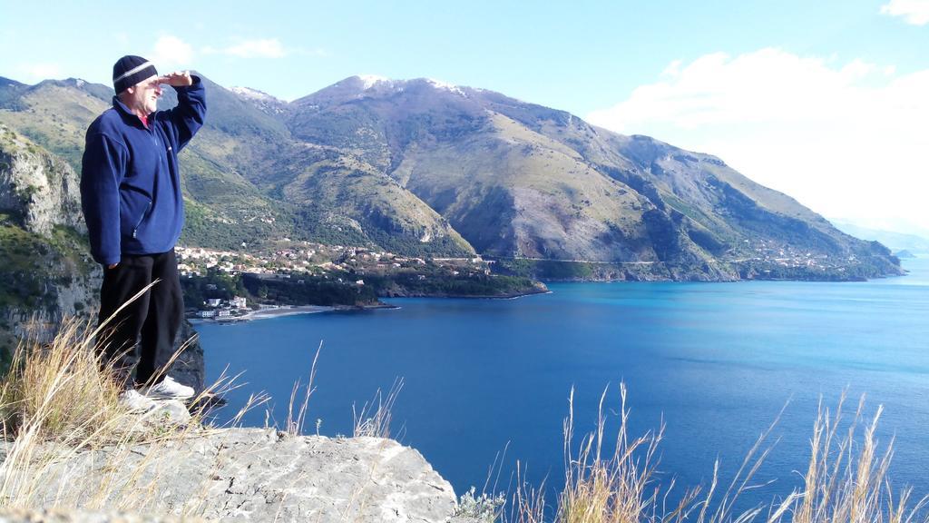B&B La Casa Del Gelso Acquafredda Bagian luar foto