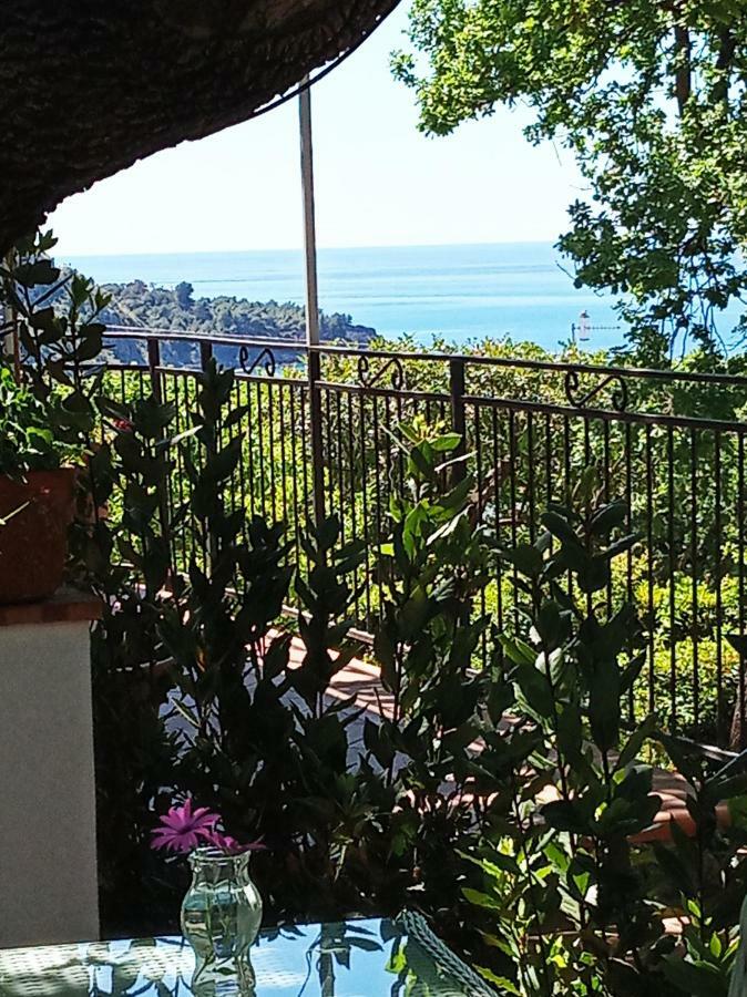 B&B La Casa Del Gelso Acquafredda Bagian luar foto
