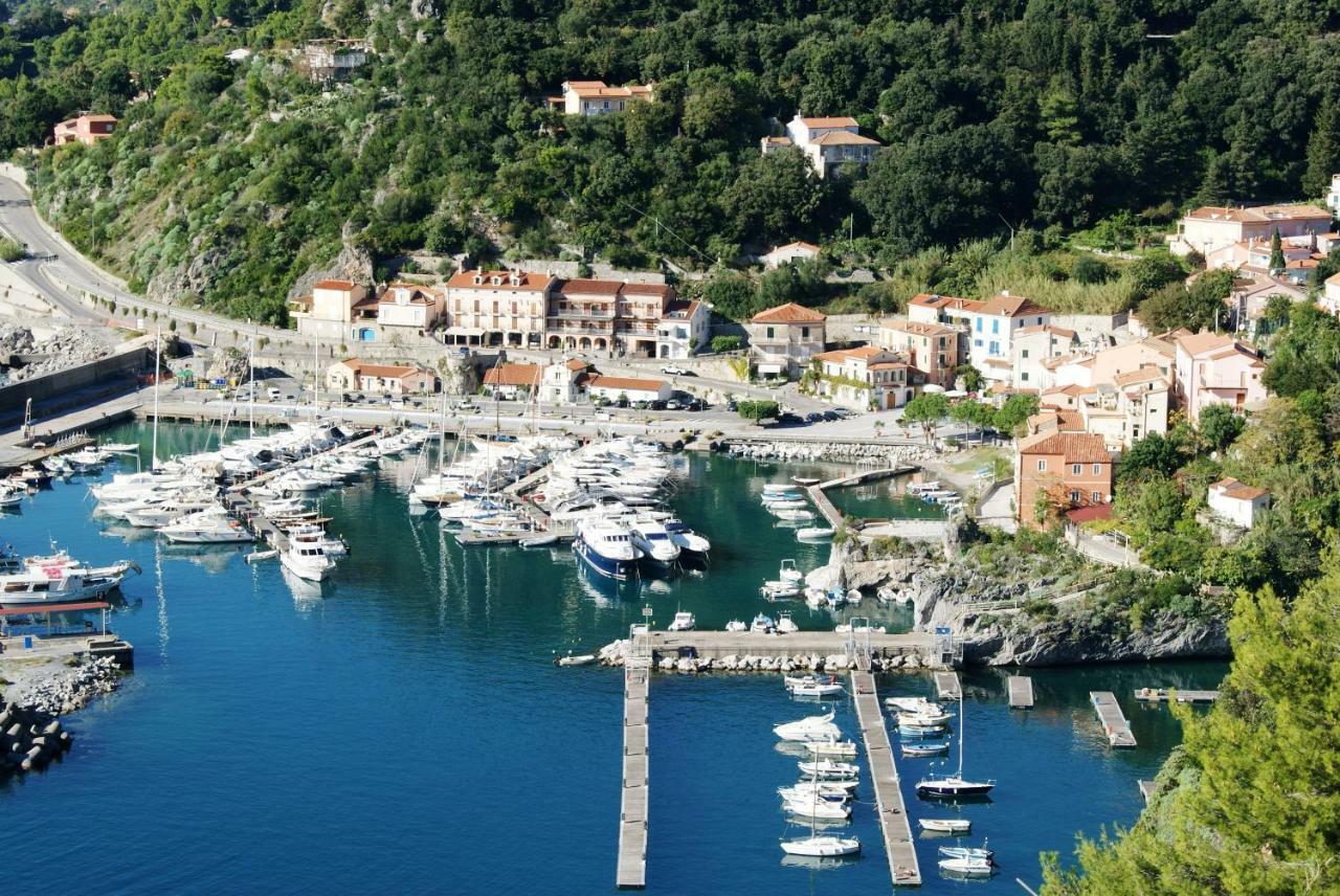 B&B La Casa Del Gelso Acquafredda Bagian luar foto