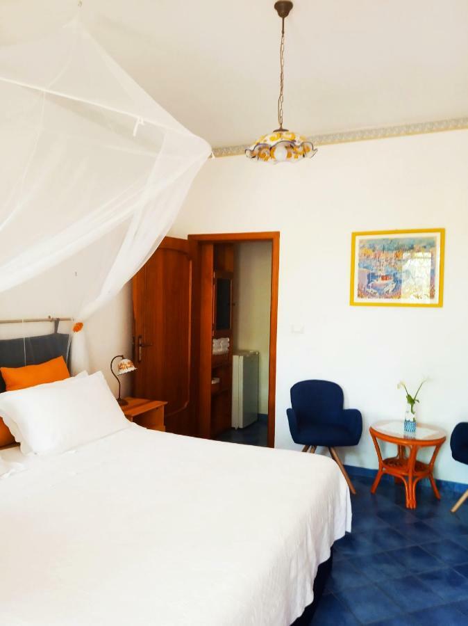 B&B La Casa Del Gelso Acquafredda Bagian luar foto